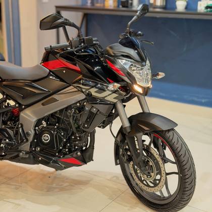 BAJAJ DOMINAR 200 